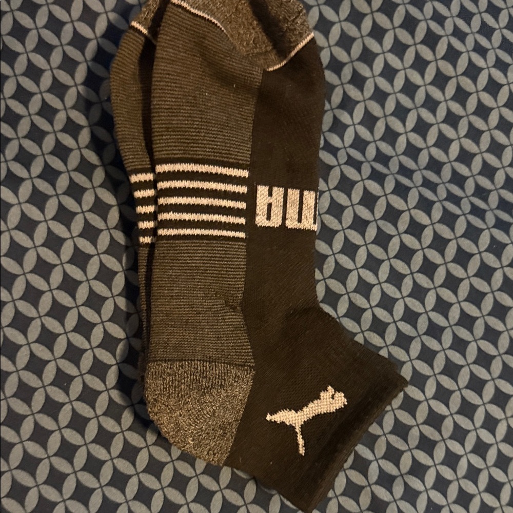 Puma Men's Black and Gray Athletic Socks